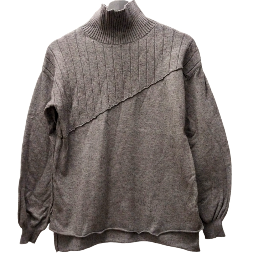 Rain & Rose Turtle neck Sweater s Medium in Grey